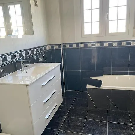 Stunning 5 Bedroom Benalmadena